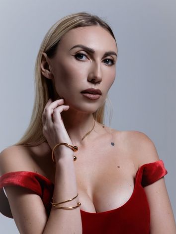Шустова Юлія